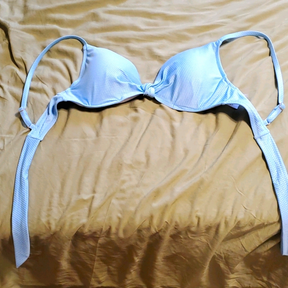 BRAND NEW Baby blue underwire back tie bikini top